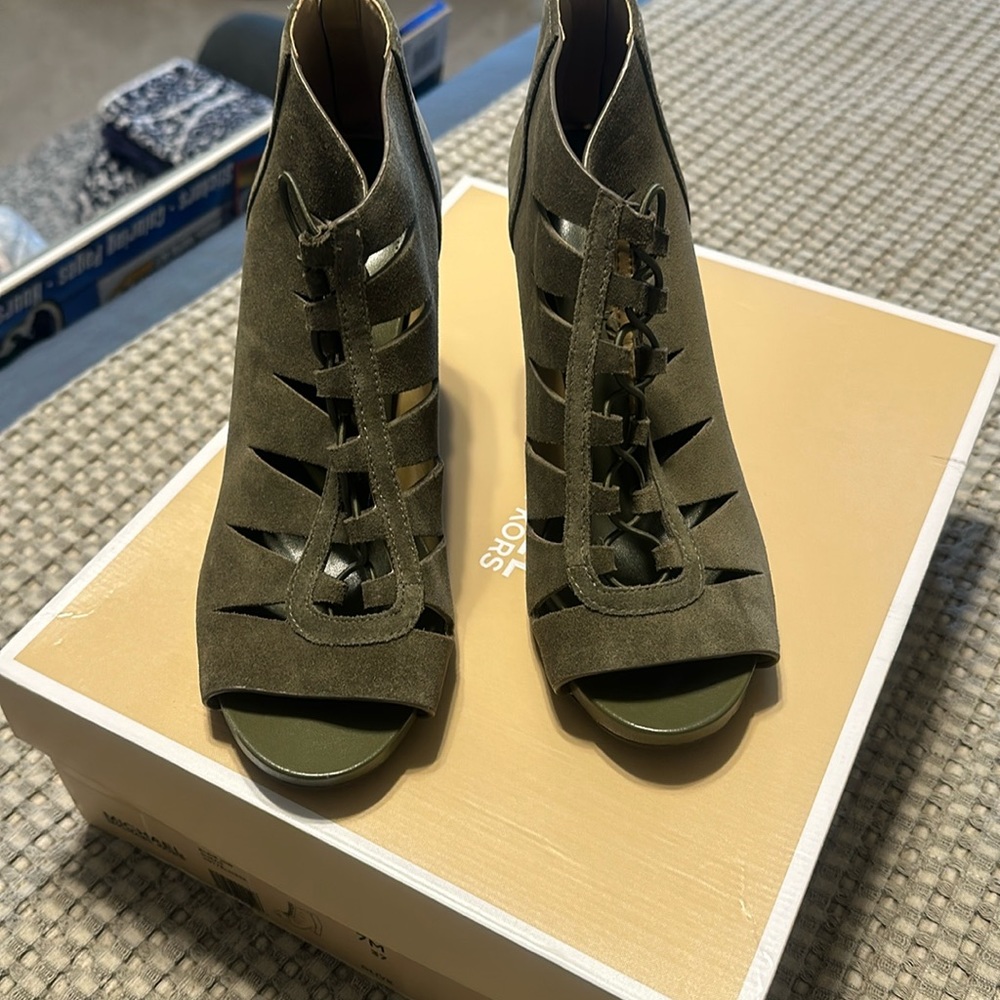 Michael Kors Army Green size 7